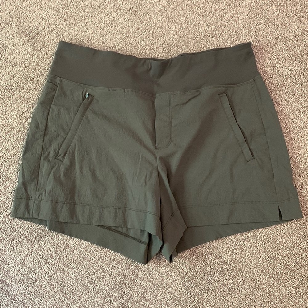 Athleta Trekkie North Shorts Sz 10